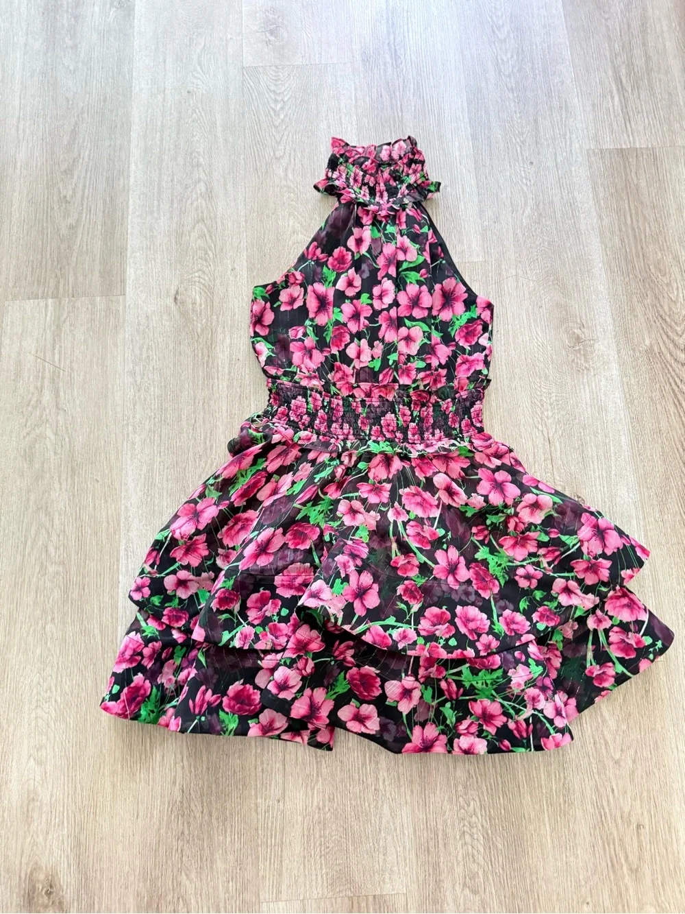elliatt estelle black & pink floral print mock neck tiered mini dress size small